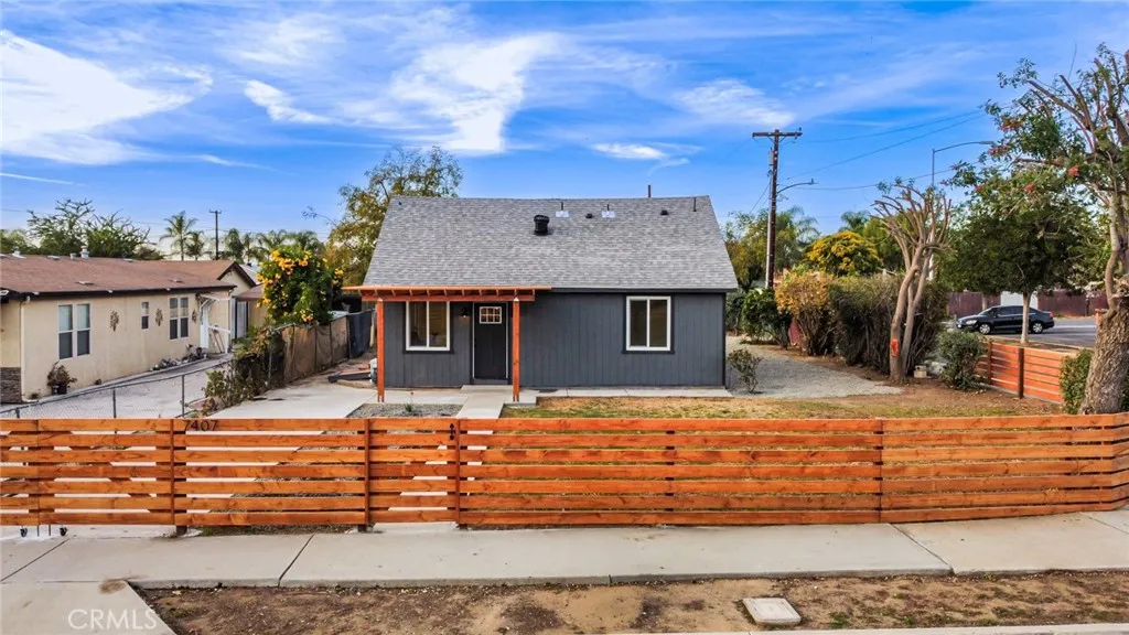 7407 Emerald, Riverside, California 92504 home-pic-23